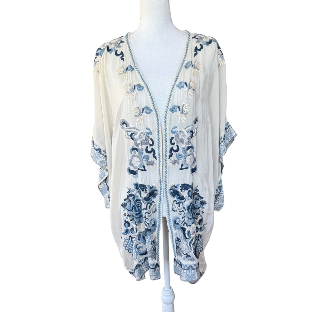 Johnny Was Embroidered Kimono Wrap Top Blue White‎ Floral Rayon XS Boho Cardigan